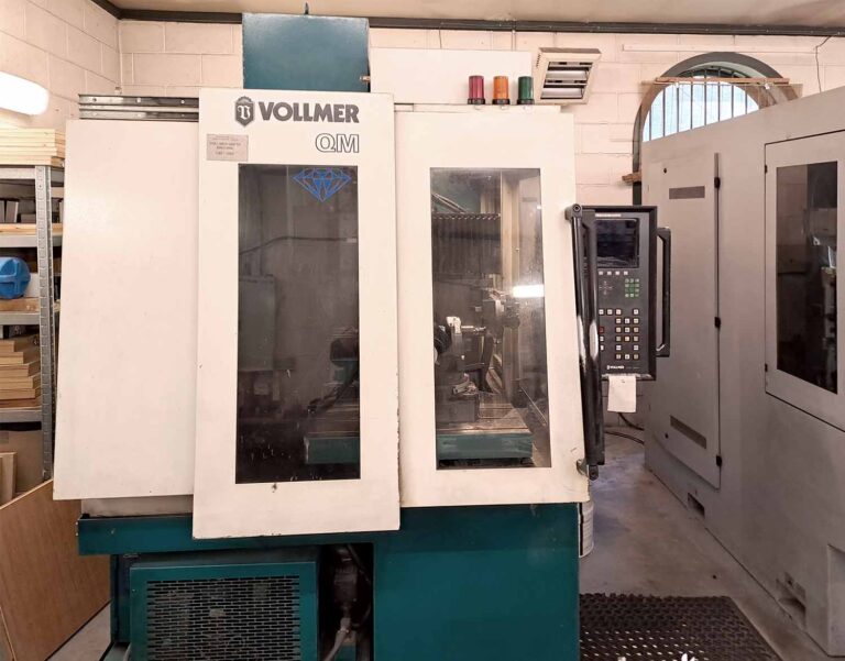This Vollmer QM was one of our first PCD sharpening machines. Way ahead of its time and still going strong, the QM delivers very accurate tool sharpening.